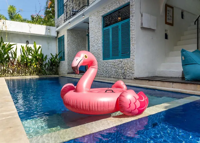 Tyche Luxury 4br Pool Walk To Double Six & Eat Street Villa