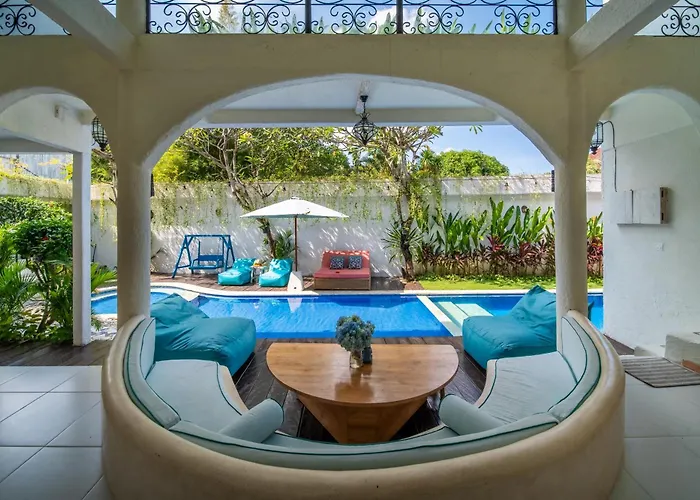 Villa Tyche Luxury 4br Pool Walk To Double Six & Eat Street *