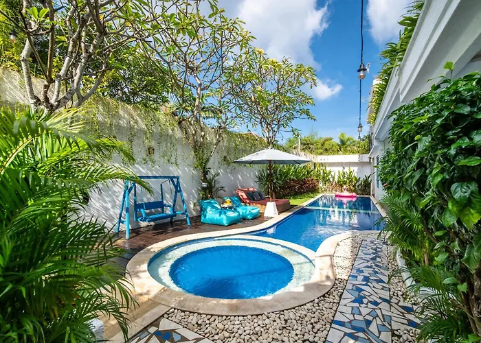 Villa Tyche Luxury 4br Pool Walk To Double Six & Eat Street