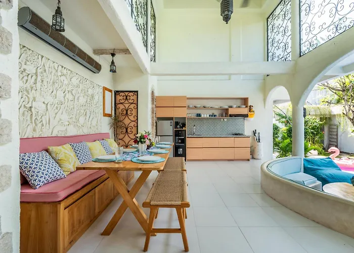 Tyche Luxury 4br Pool Walk To Double Six & Eat Street Villa *