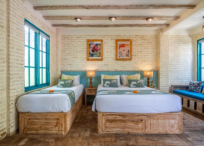 Villa Tyche Luxury 4br Pool Walk To Double Six & Eat Street