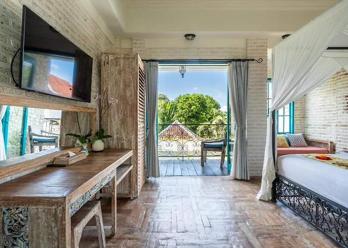 Tyche Luxury 4br Pool Walk To Double Six & Eat Street