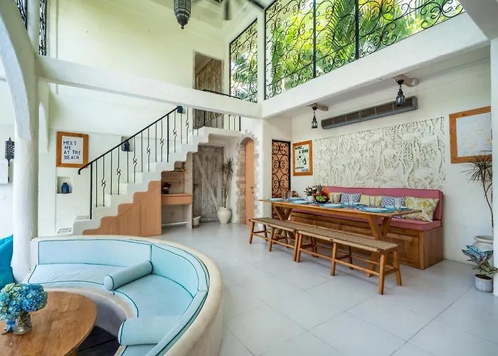Villa Tyche Luxury 4br Pool Walk To Double Six & Eat Street *