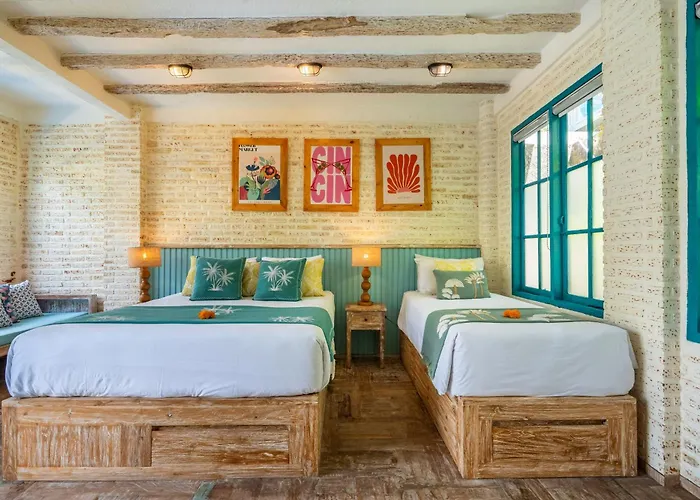 Villa Tyche Luxury 4br Pool Walk To Double Six & Eat Street