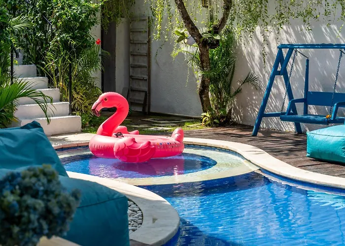 Villa Tyche Luxury 4br Pool Walk To Double Six & Eat Street